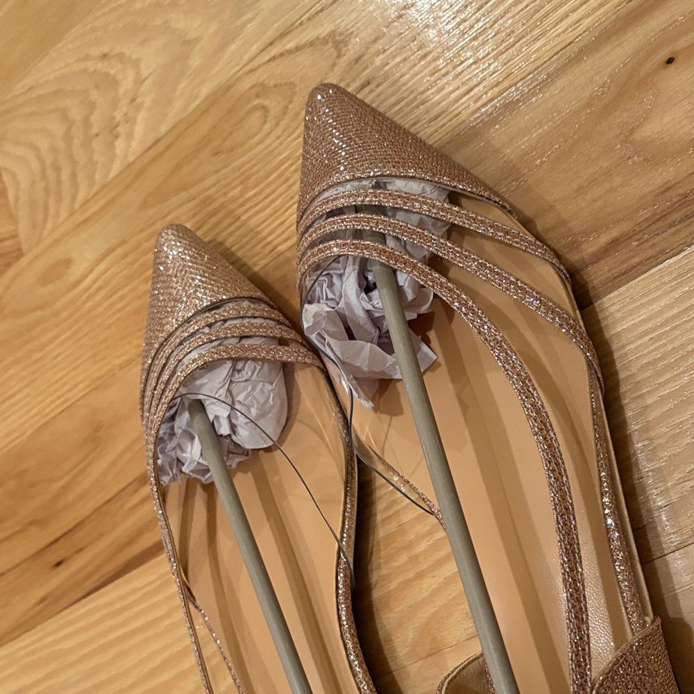 Chic Glittery blush/gold Women's Flats NWOT - Picture 5 of 6